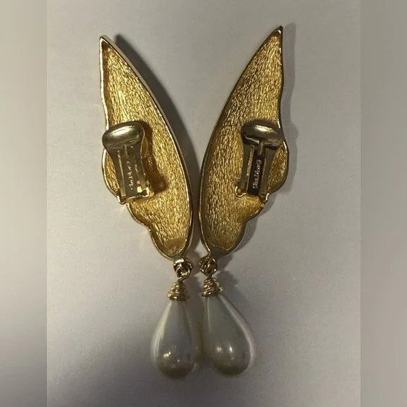 SOLD Vintage Christian Dior Angel’s Wings Rhinestone Pearl Dangle Gold Earrings - Picture 11 of 13